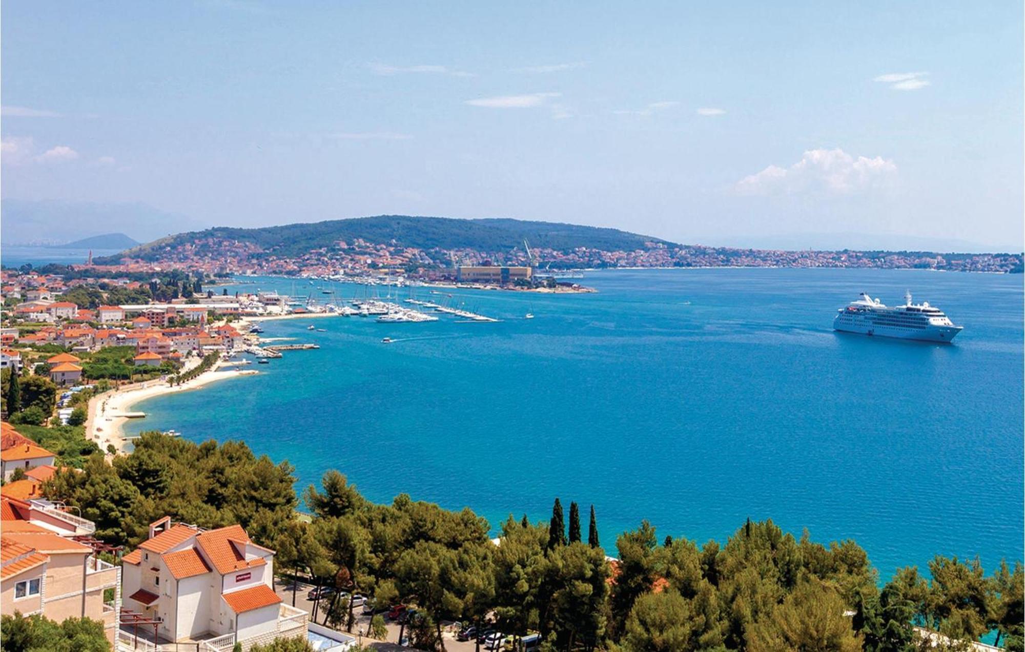 Amazing Apartment In Trogir With Kitchen Exterior foto