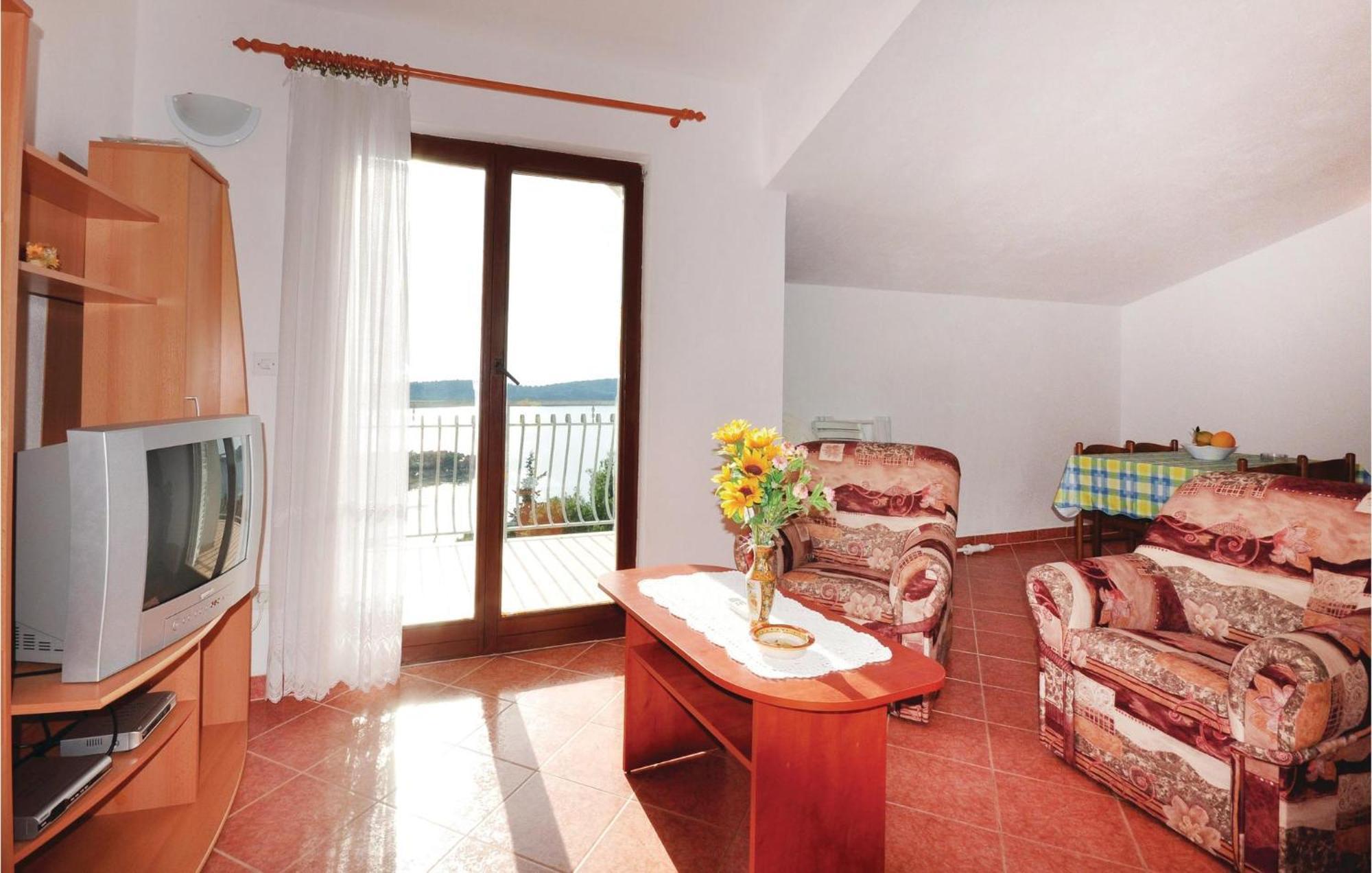 Amazing Apartment In Trogir With Kitchen Exterior foto